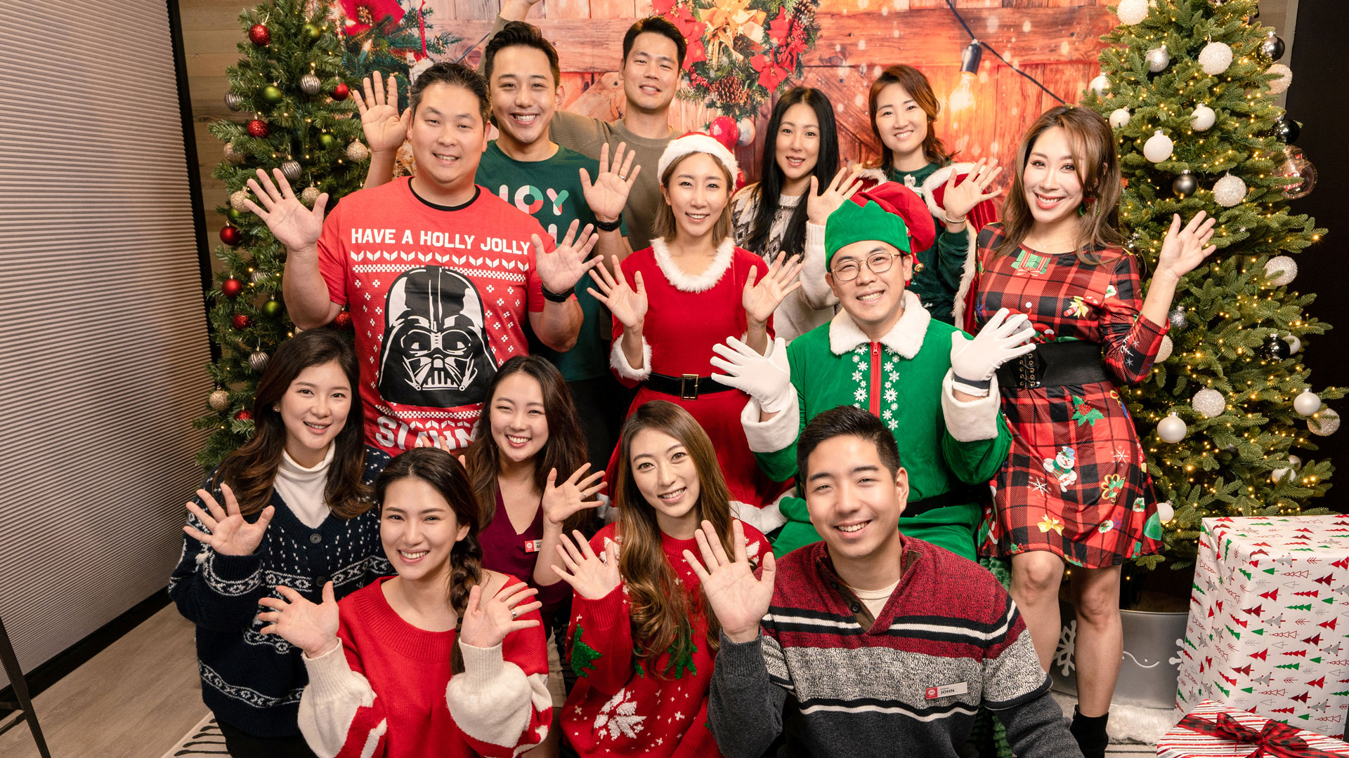 Welcome to JHT Group’s magical Photo with Santa event in 2022! 🎅🎄